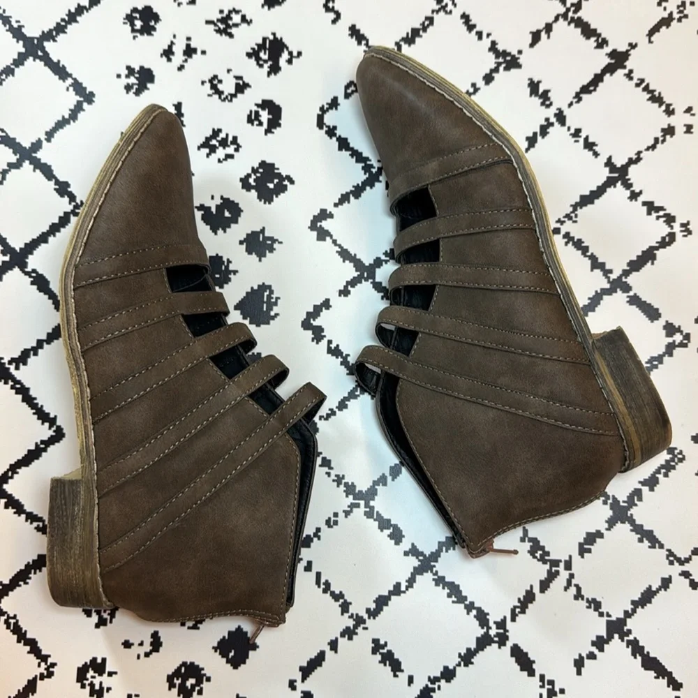 Mi.iM Brown Ankle Boots with Cut-Out Design - Women’s Shoes US Size 6.5 - EUC